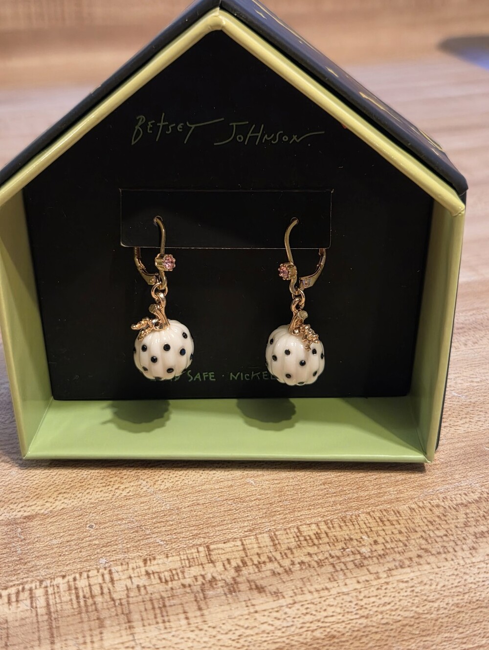 Betsey Johnson NWT Black & White Pumpkins Dangle Earrings NIB